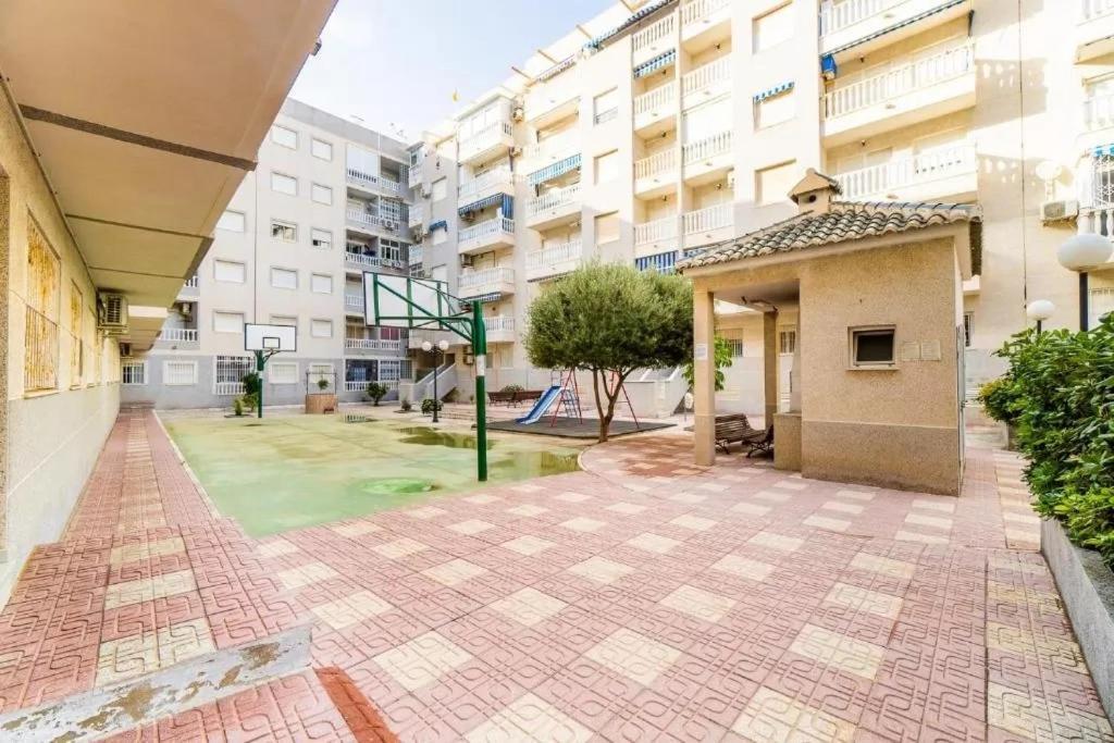 Mila Sloneczny Apartament W Torrevieja Centrum Экстерьер фото